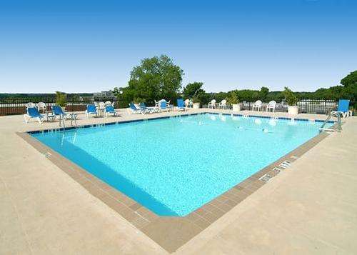 Pool - Fitness Area