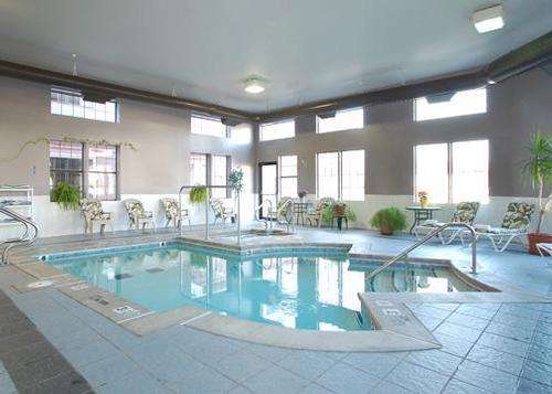 Pool - Fitness Area